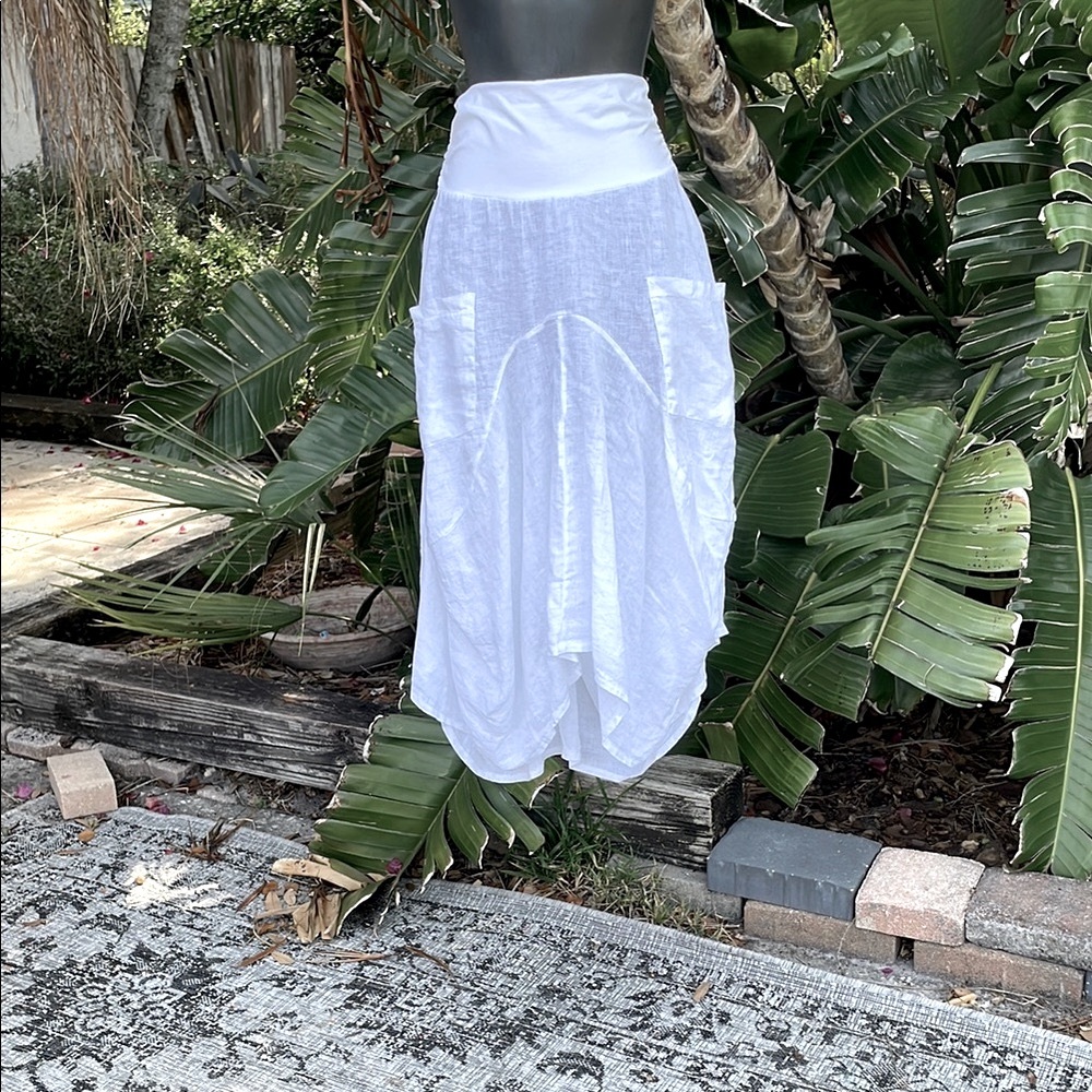 Linen knit waist asymmetric, bubble hem skirt
